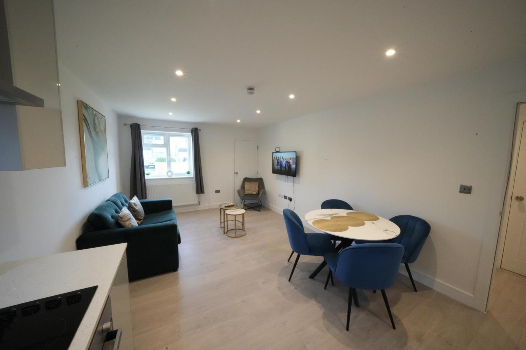 10 Min Drive To Airport - Free Parking - 15 Min Bus Ride - Ev Charge Available Apartment Stanwell Luaran gambar