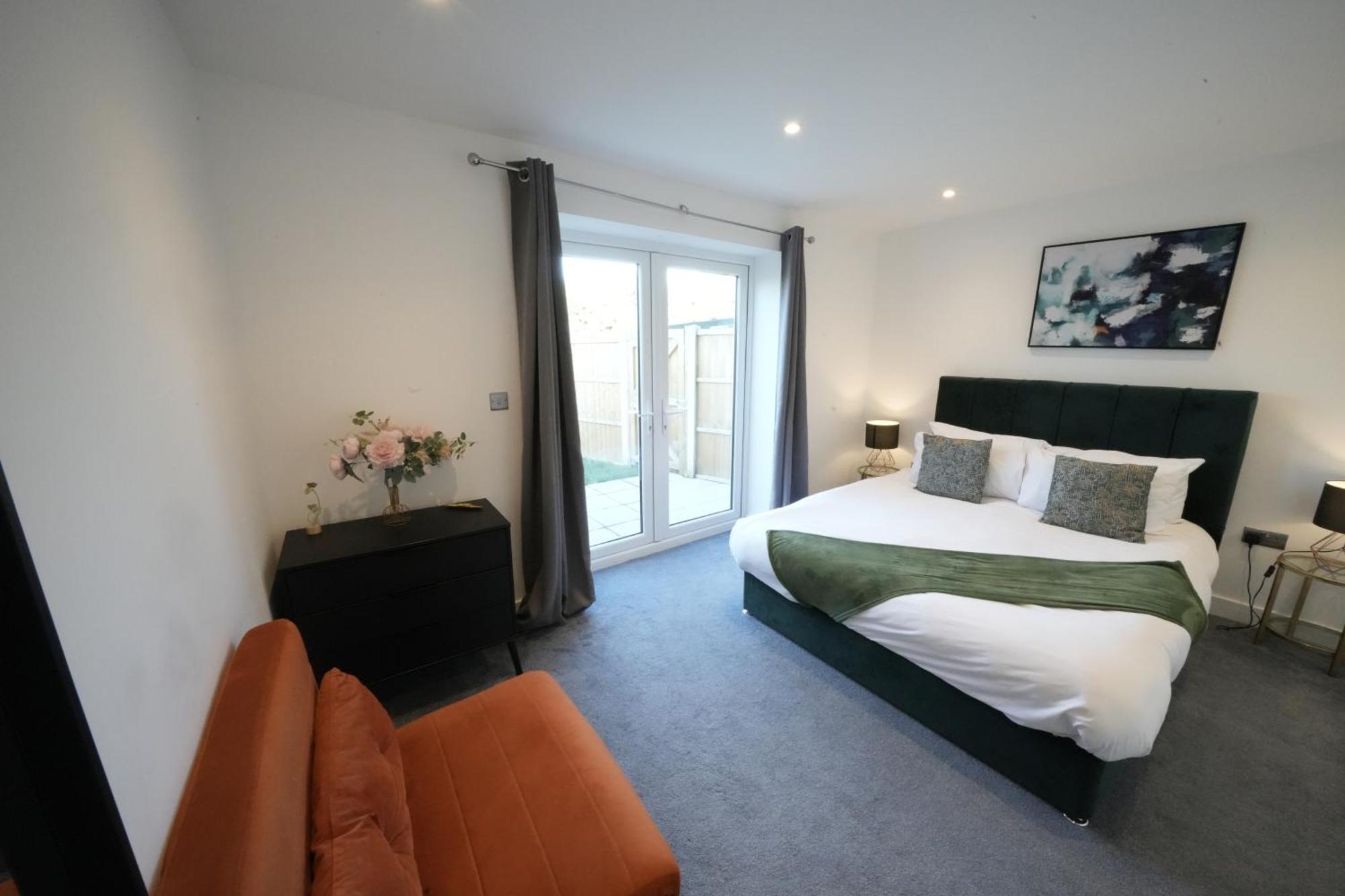 10 Min Drive To Airport - Free Parking - 15 Min Bus Ride - Ev Charge Available Apartment Stanwell Luaran gambar