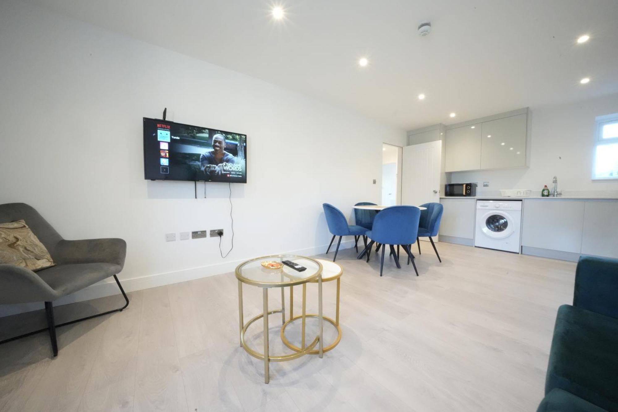 10 Min Drive To Airport - Free Parking - 15 Min Bus Ride - Ev Charge Available Apartment Stanwell Luaran gambar