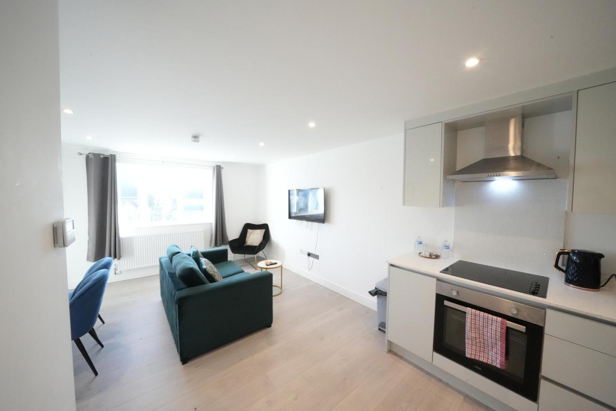 10 Min Drive To Airport - Free Parking - 15 Min Bus Ride - Ev Charge Available Apartment Stanwell Luaran gambar
